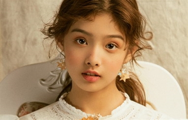 苏菲亚 以少女姿态 封存少女时代